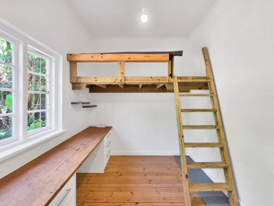 2 Bedroom Property for Sale in Vredehoek Western Cape